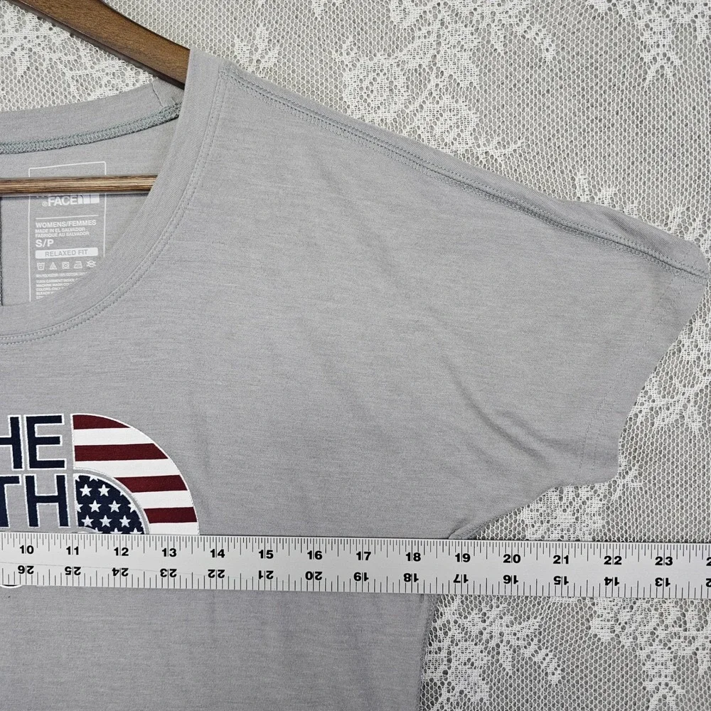 The North Face Gray American‎ Flag Logo Relaxed Fit T Shirt Women's S Patriotic - Picture 4 of 6